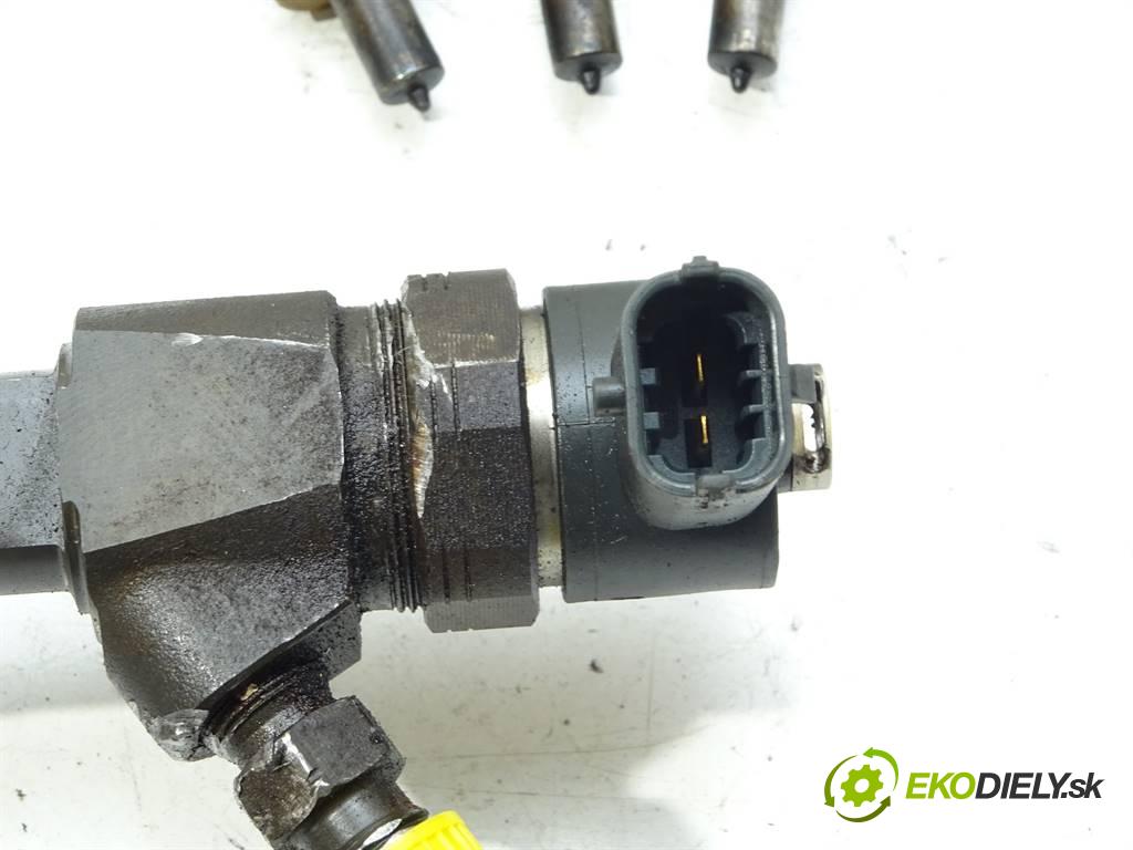 Opel Insignia  2010 118 kW KOMBI 2.0CDTI 160KM 08-13 2000 vstřikovací ventily 0445110927