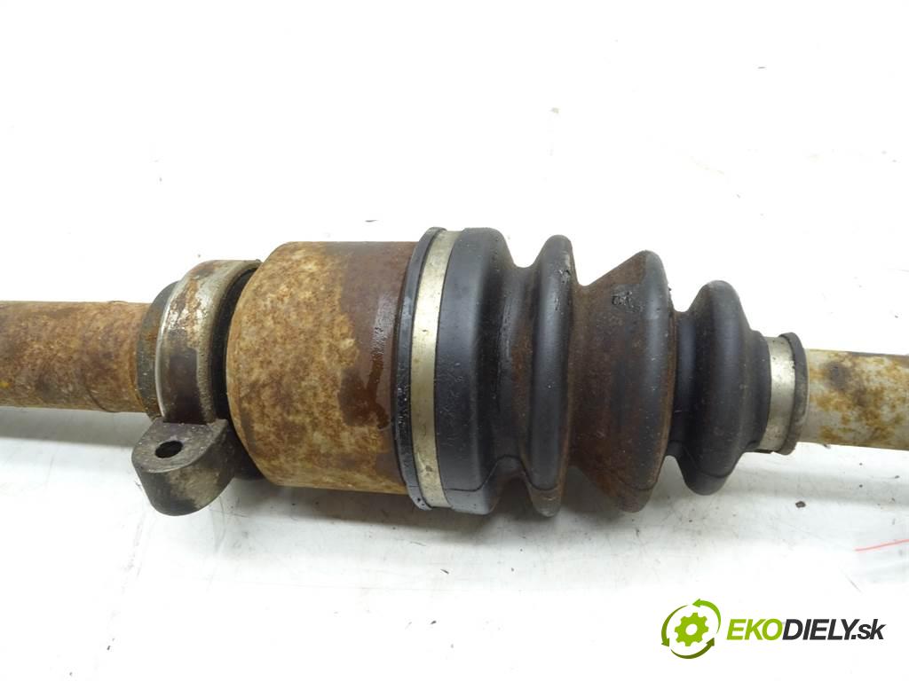 Volvo S80  2000 132 kW SEDAN 2.0T 180KM 98-06 2000 Poloos pravá  (Poloosy)