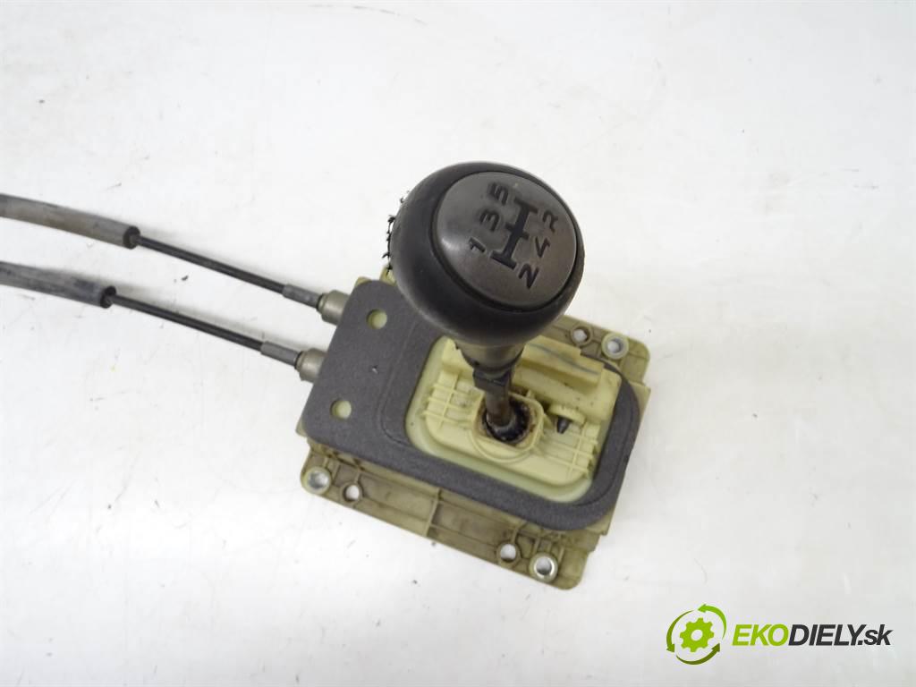 Fiat Stilo  2006 88 kW HATCHBACK 3D 1.9D Multijet 120KM 01-07 1900 Kulisa 553480330 (Rýchlostné páky / kulisy)