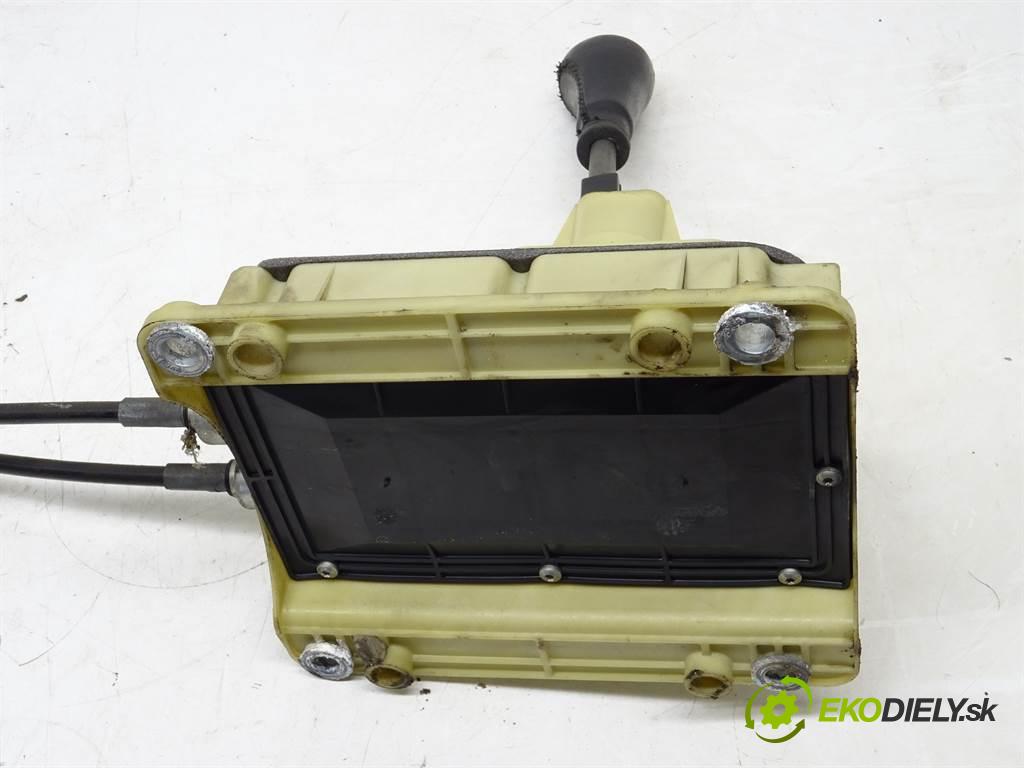 Fiat Stilo  2006 88 kW HATCHBACK 3D 1.9D Multijet 120KM 01-07 1900 Kulisa 553480330 (Rýchlostné páky / kulisy)