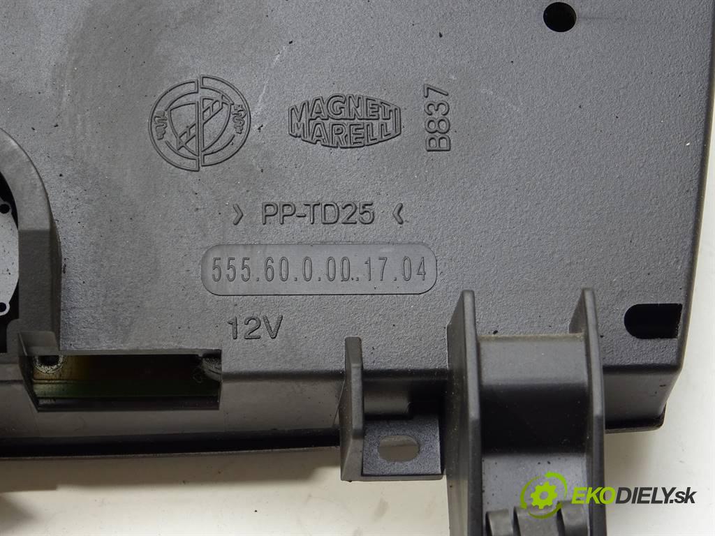 Fiat Stilo  2006 88 kW HATCHBACK 3D 1.9D Multijet 120KM 01-07 1900 Panel ovládania kúrenia 555600001704 (Prepínače, spínače, tlačidlá a ovládače kúrenia)