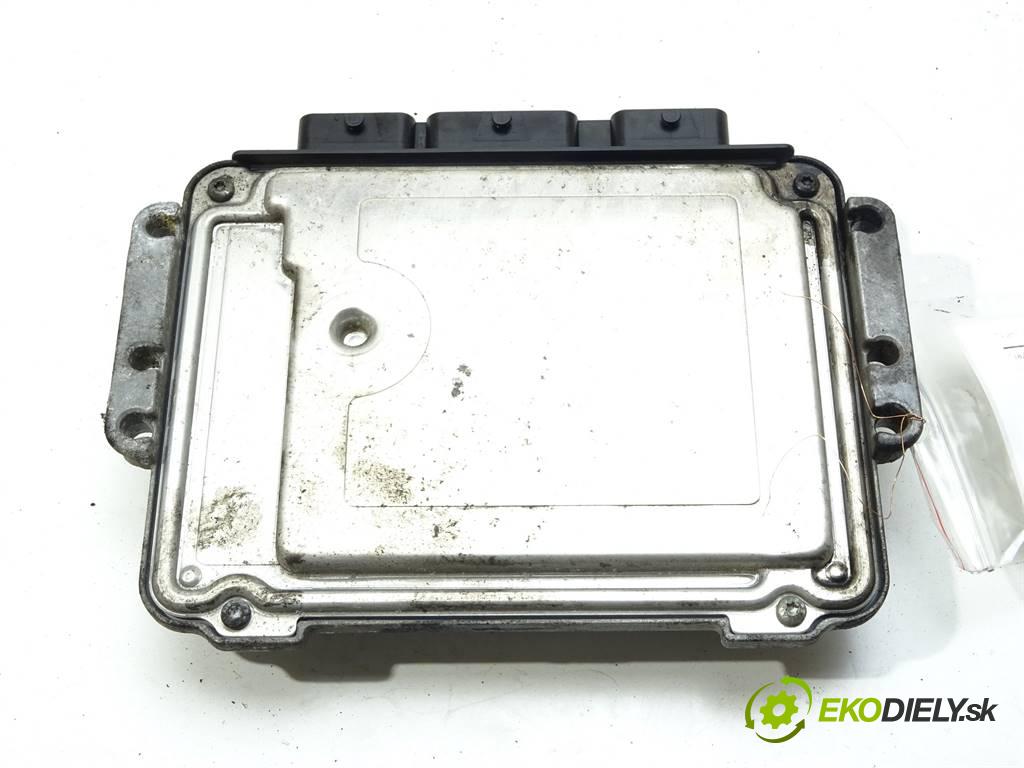 Ford Focus C-Max  2004 80KW 1.6TDCI 109KM 03-06 1560 riadiaca jednotka Motor 4M51-12A650-KE (Riadiace jednotky)