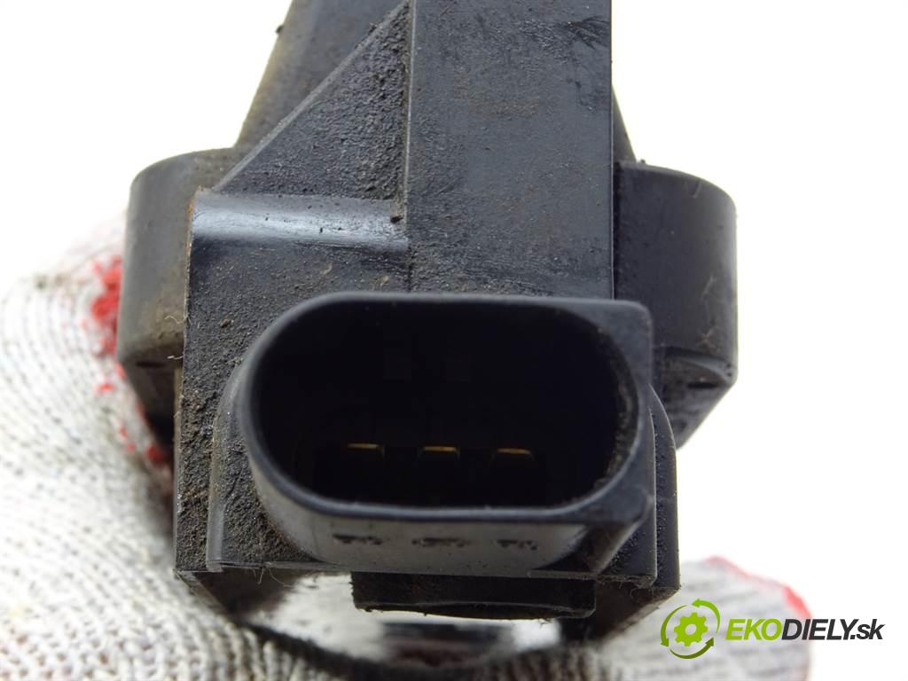 Mercedes-Benz W168  1999  1.4B 82KM 97-04 1400 Cievka zapaľovacia 0221503033 (Zapaľovacie cievky, moduly)