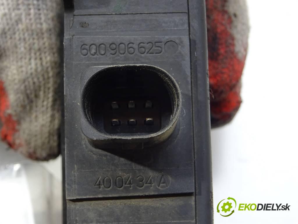 Volkswagen Touran    2.0TDI 136KM 03-15  Ventil magnetický 6Q0906625 (Ostatné)