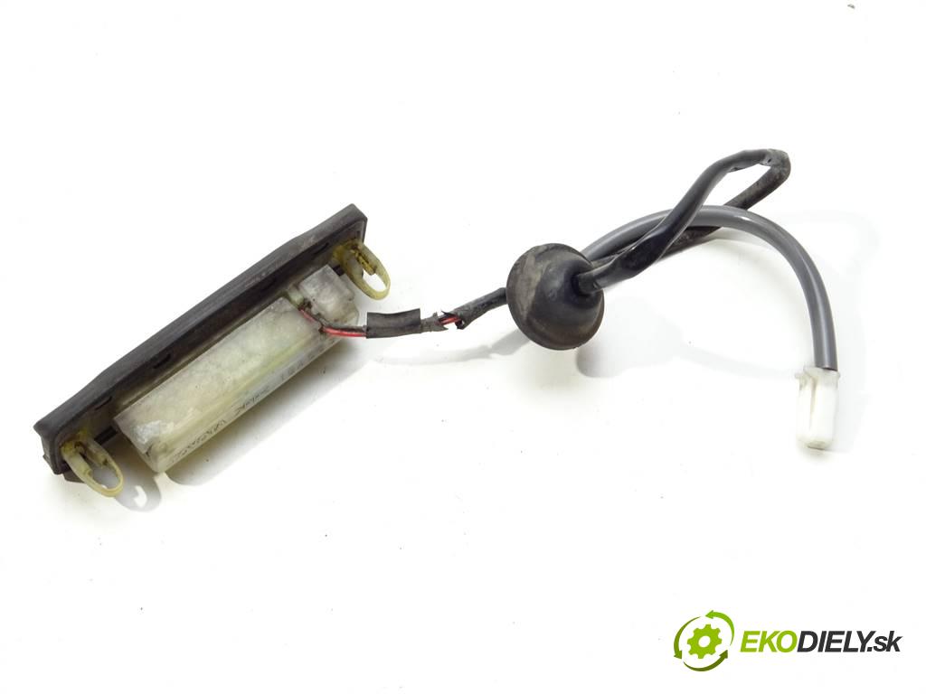 Toyota Avensis II T25  2003 85 kW HATCHBACK 5D 2.0D-4D 116KM 03-09 2000 klika zadní část dveří 15A563