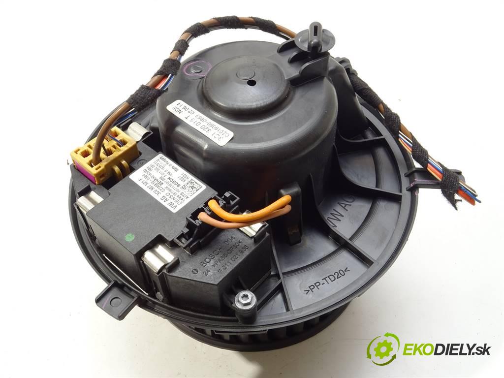Volkswagen Tiguan I  2014 103 kW LIFT 2.0TDI 140KM 11-16 2000 Ventilátor ventilátor kúrenia 3C1820015T (Ventilátory kúrenia)