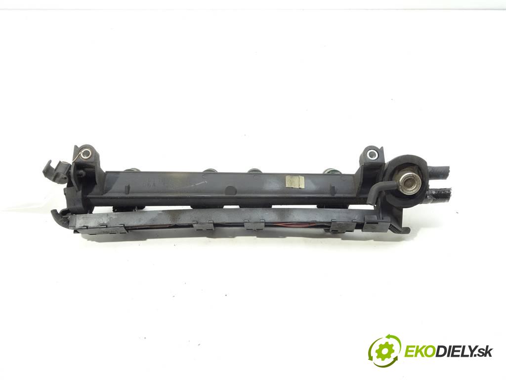 Audi A3 8L  1998  HATCHBACK 3D 1.6B 101KM 96-00 1600 Lišta vstrekovacia Vstrekovacie ventily 037906031AA (Vstrekovacie lišty)