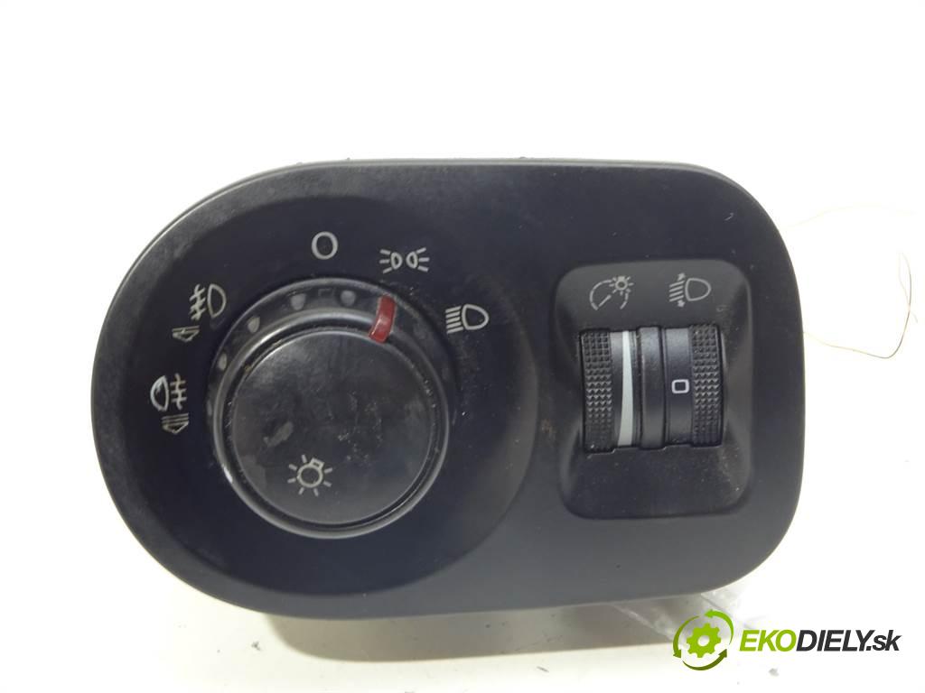 Seat Altea  2006  1.9TDI 105KM 04-09 1900 Spínač svetiel na prístrojovej doske 5P1941431BS (Prepínače, spínače, tlačidlá a ovládače kúrenia)