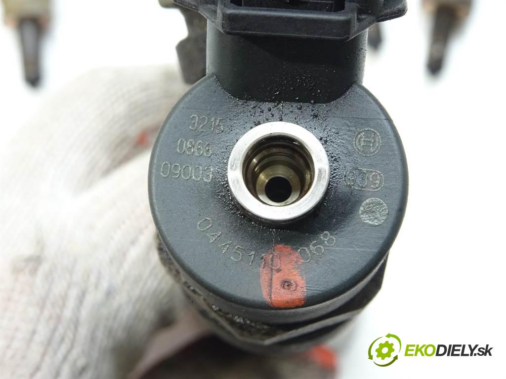 Alfa Romeo 166  2001  SEDAN 4D 2.4JTD 140KM 98-03 2400 vstřikovací ventily 0445110068