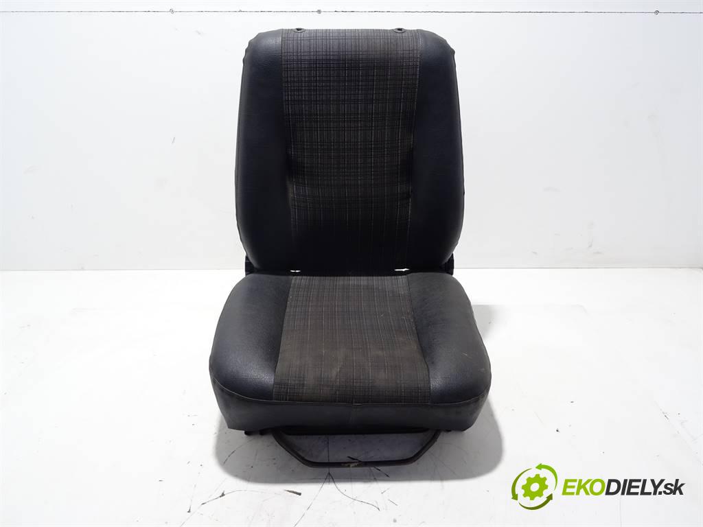 Fiat Ducato    2.5D 75KM (56kW) 81-94  sedadlo levý  (Sedačky, sedadla)
