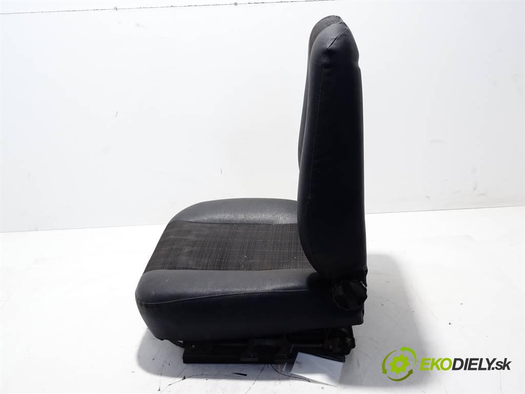 Fiat Ducato    2.5D 75KM (56kW) 81-94  sedadlo levý  (Sedačky, sedadla)