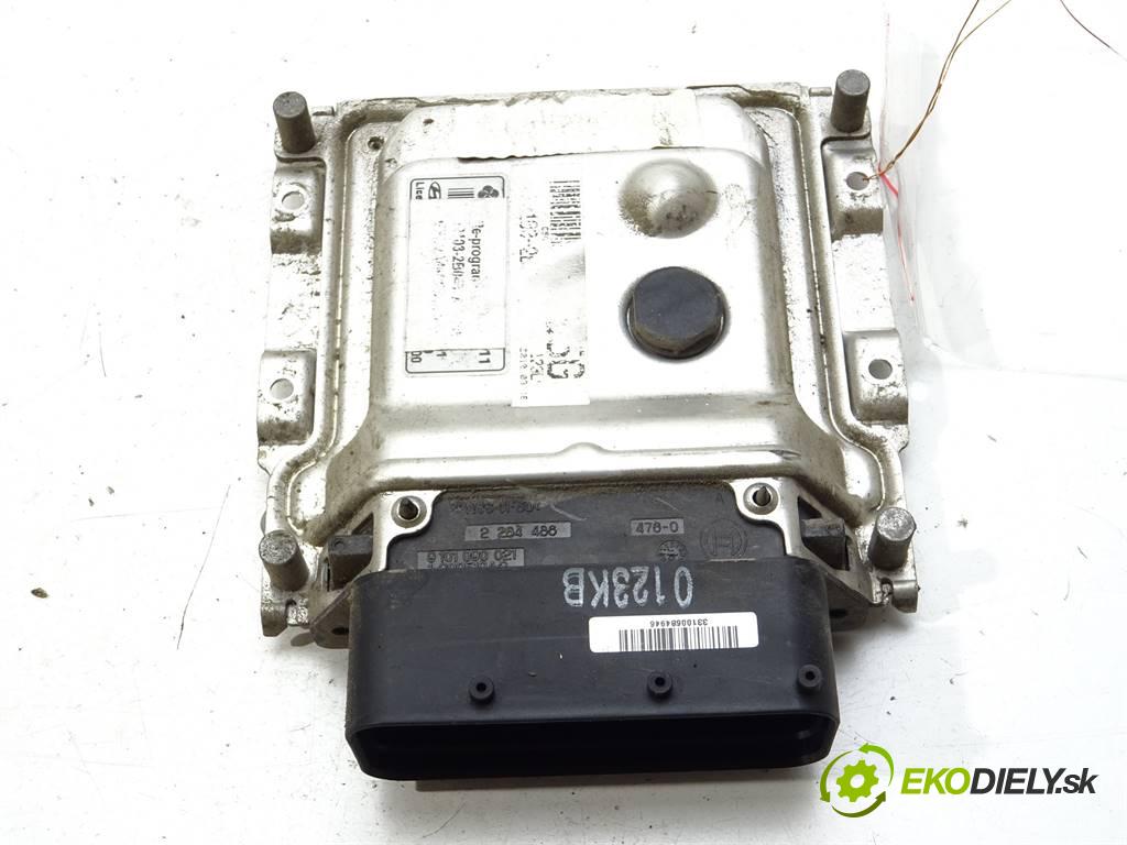 Hyundai i30 LIFT  2010 92,7 HATCHBACK 5D 1.6B 126KM 07-12 1600 riadiaca jednotka Motor 39112-2B045 (Riadiace jednotky)