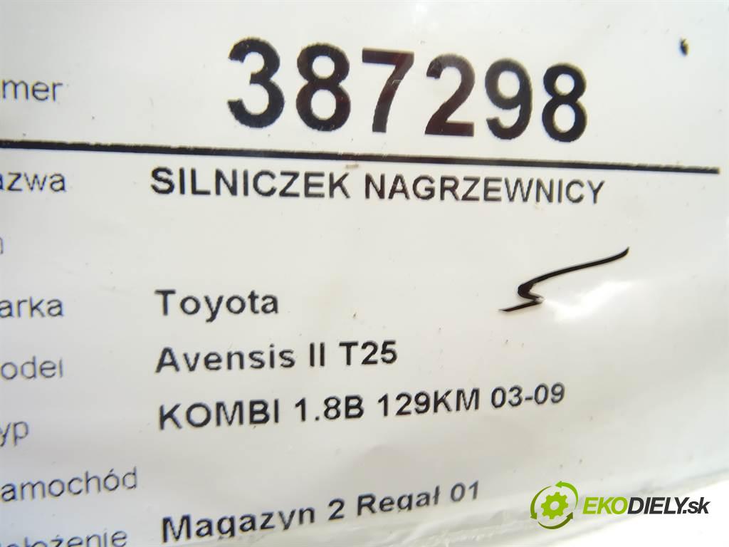 Toyota Avensis II T25    KOMBI 1.8B 129KM 03-09  Motorček kúrenia 113800-2051 (Motorčeky kúrenia)