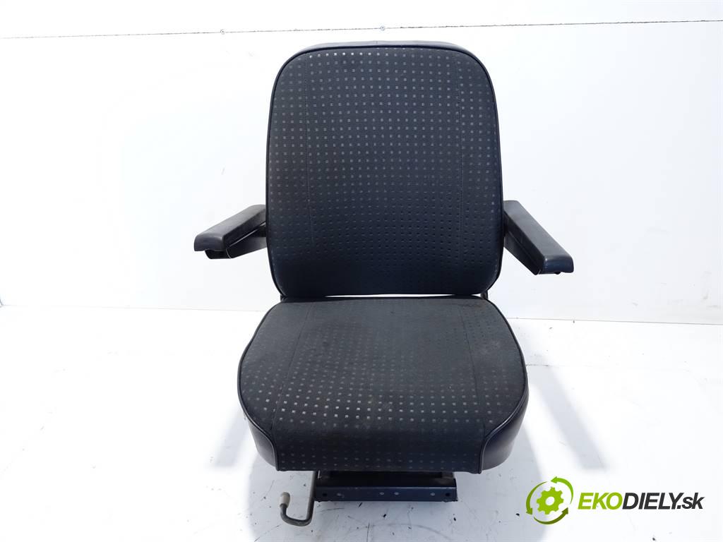 STEYR 91-Serie 1978-1986    91  Sedadlo ľavy  (Sedačky, sedadlá)