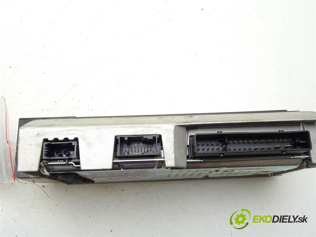 Audi A8 D3    QUATTRO SEDAN 4D 4.2FSI V8 350KM 02-09  Zosilňovač BOSE 4E0035223G (Zosilňovače)