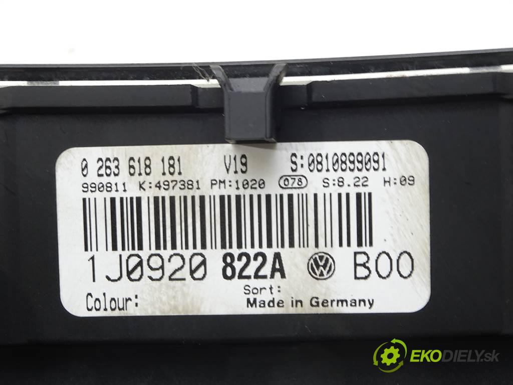 Volkswagen Bora  1999 74 kW SEDAN 1.6B 101KM 98-05 1600 Prístrojovka 1J0920822A (Prístrojové dosky, displeje)