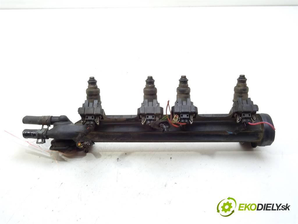 Volkswagen Bora  1999 74 kW SEDAN 1.6B 101KM 98-05 1600 Lišta vstrekovacia Vstrekovacie ventily 06A133317A (Vstrekovacie lišty)