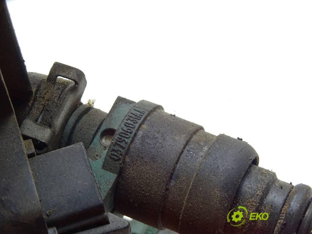 Volkswagen Bora  1999 74 kW SEDAN 1.6B 101KM 98-05 1600 Lišta vstrekovacia Vstrekovacie ventily 06A133317A (Vstrekovacie lišty)