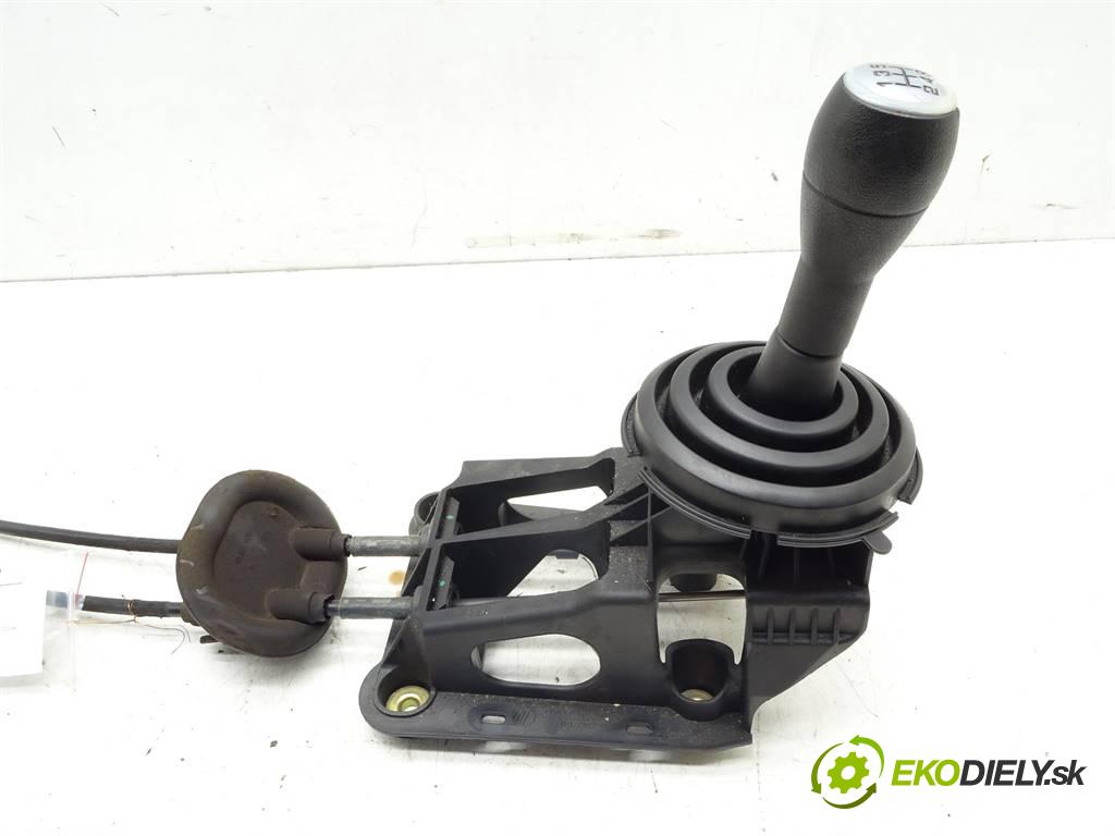 Citroen C3  2003 50 kW HATCHBACK 5D 1.4HDI 68KM 02-09 1400 Kulisa 9647821380 (Rýchlostné páky / kulisy)