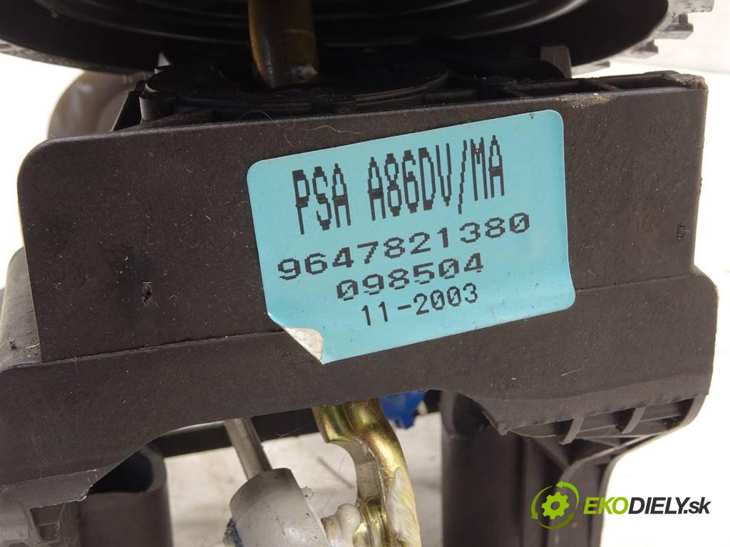 Citroen C3  2003 50 kW HATCHBACK 5D 1.4HDI 68KM 02-09 1400 Kulisa 9647821380 (Rýchlostné páky / kulisy)