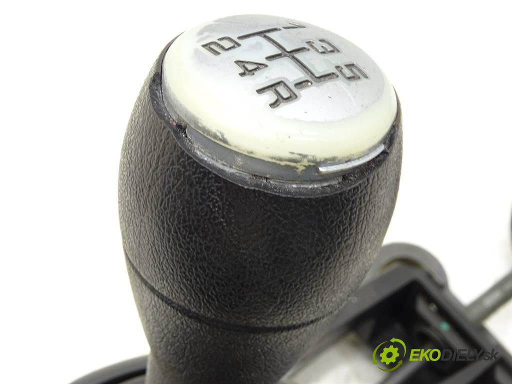 Citroen C3  2003 50 kW HATCHBACK 5D 1.4HDI 68KM 02-09 1400 Kulisa 9647821380 (Rýchlostné páky / kulisy)