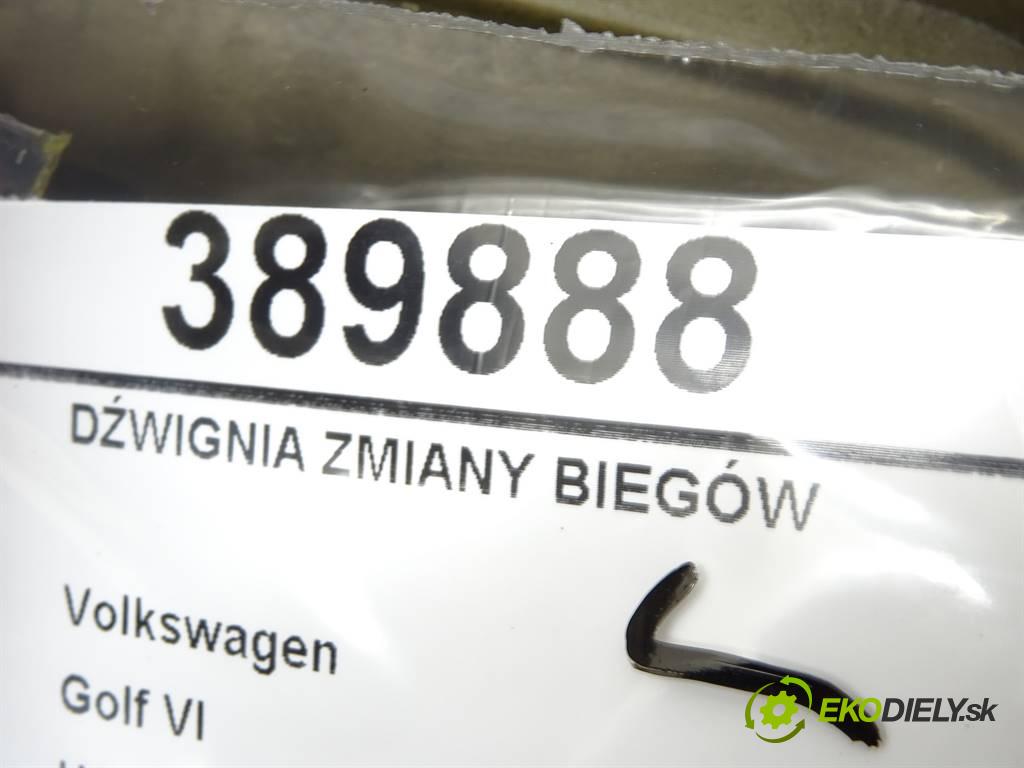 Volkswagen Golf VI  2009 90 kW HATCHBACK 3D 1.4TSI 122KM 08-13 1400 Kulisa 1Q0711049C (Rýchlostné páky / kulisy)