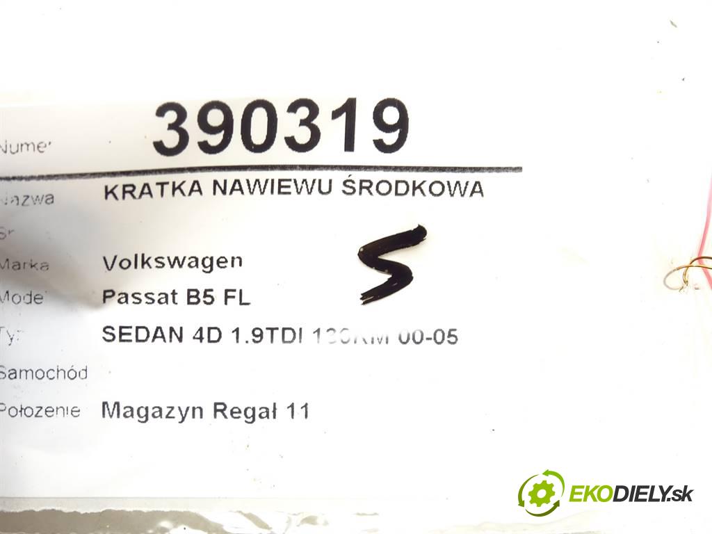 Volkswagen Passat B5 FL    SEDAN 4D 1.9TDI 130KM 00-05  Mriežky kúrenia stredna 3B0819728D (Mriežky kúrenia (fukáre))
