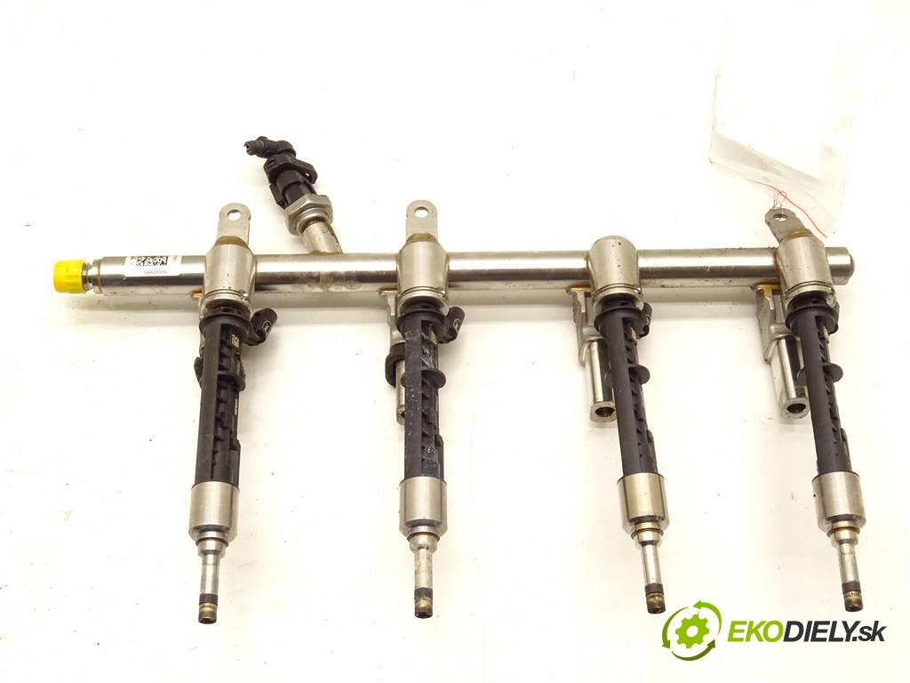 Alfa Romeo Giulia  2017 206 kW USA 2.0T  280KM 16- 2000 Lišta vstrekovacia Vstrekovacie ventily 04893628AC 0261500414 (Vstrekovacie lišty)