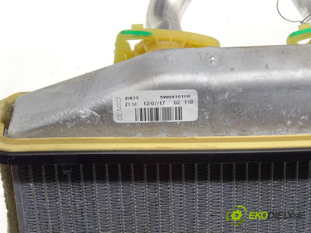 Alfa Romeo Giulia  2017 206 kW USA 2.0T  280KM 16- 2000 Výhrevné teleso, radiátor kúrenia 5W0410100 (Radiátory kúrenia)