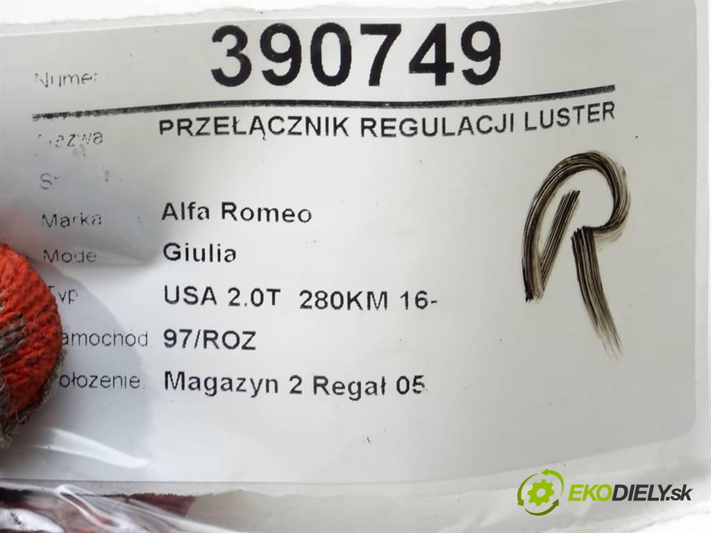 Alfa Romeo Giulia  2017 206 kW USA 2.0T  280KM 16- 2000 Prepínač nastavenia spätných zrkadiel 01561181990 (Prepínače, spínače, tlačidlá a ovládače kúrenia)