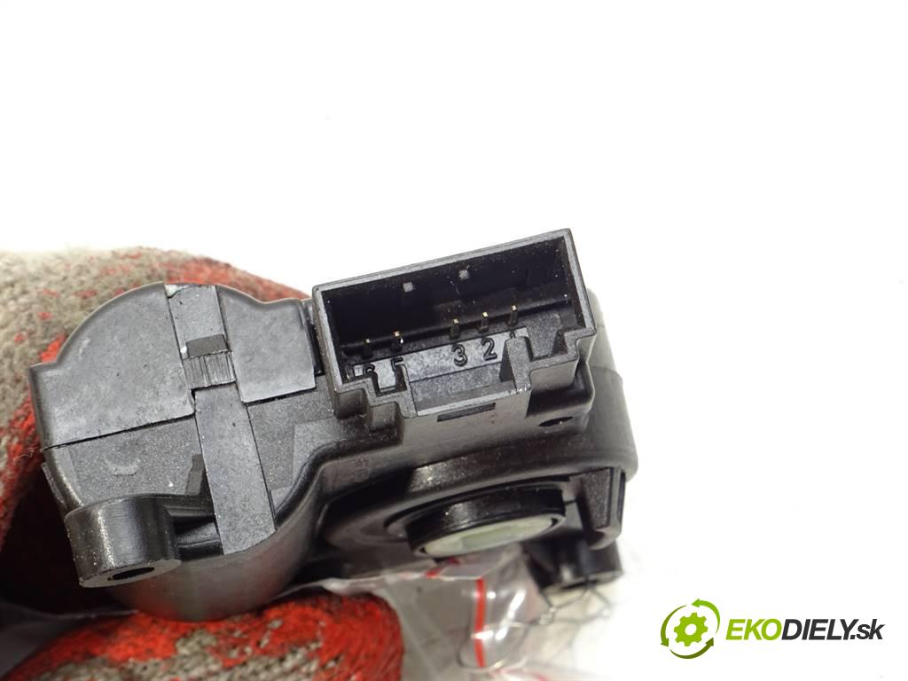 Alfa Romeo Giulia    USA 2.0T  280KM 16-  Motorček kúrenia MR113800-4210 (Motorčeky kúrenia)