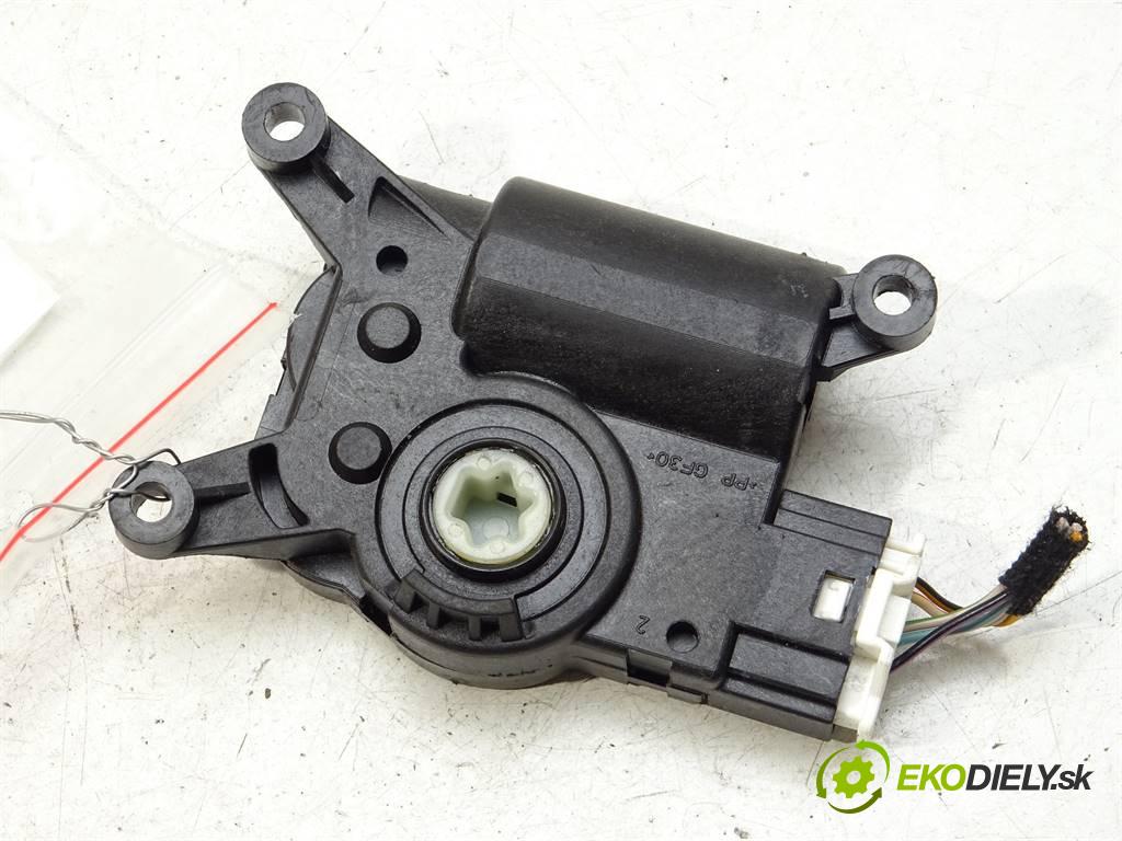 Alfa Romeo Giulia    USA 2.0T  280KM 16-  Motorček kúrenia MR113800-4210 (Motorčeky kúrenia)