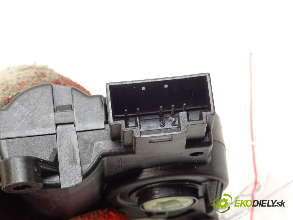 Alfa Romeo Giulia    USA 2.0T  280KM 16-  Motorček kúrenia MR113800-4210 (Motorčeky kúrenia)