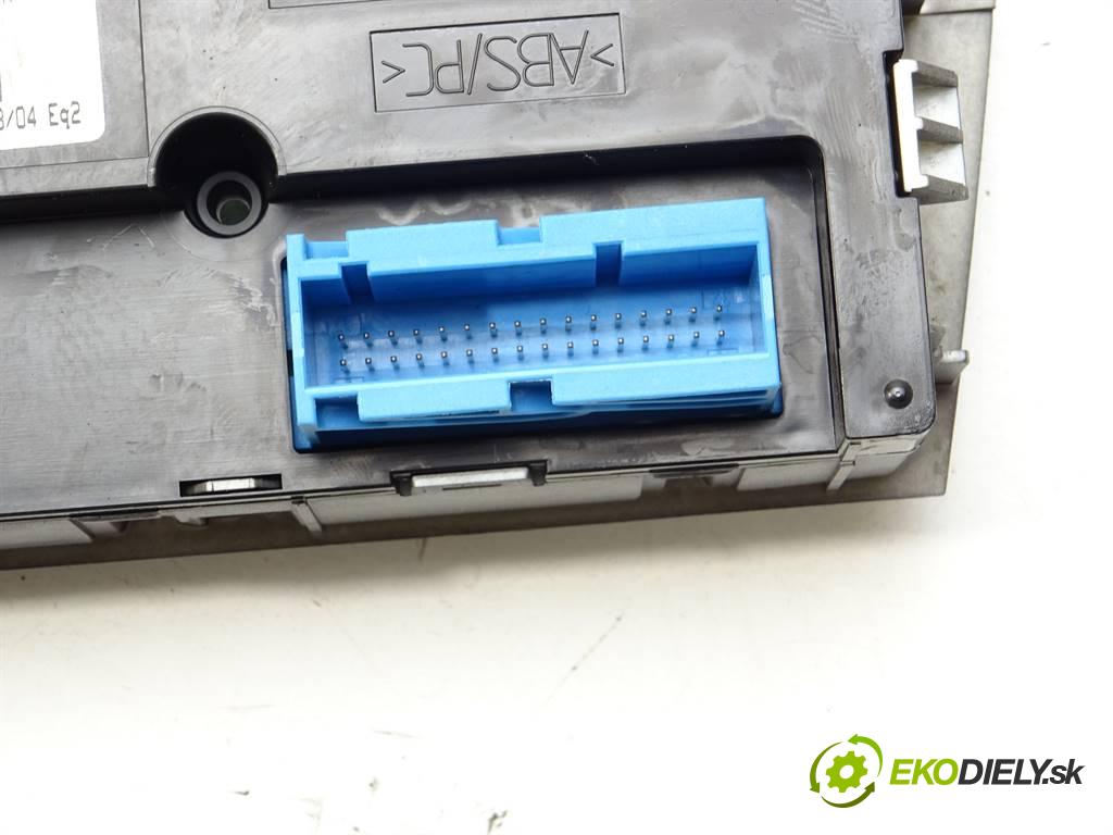 Opel Vectra C    KOMBI 5D 2.0DTI 101KM 02-05  Panel ovládania kúrenia 13138196 (Prepínače, spínače, tlačidlá a ovládače kúrenia)