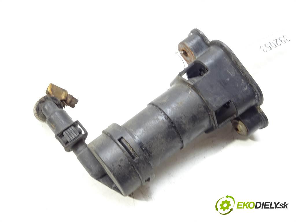 Audi A4 B6    KOMBI 5D 1.9TDI 130KM 00-04  ostrekovača svetla ľavy  (Motorčeky, čerpadlá ostrekovačov)