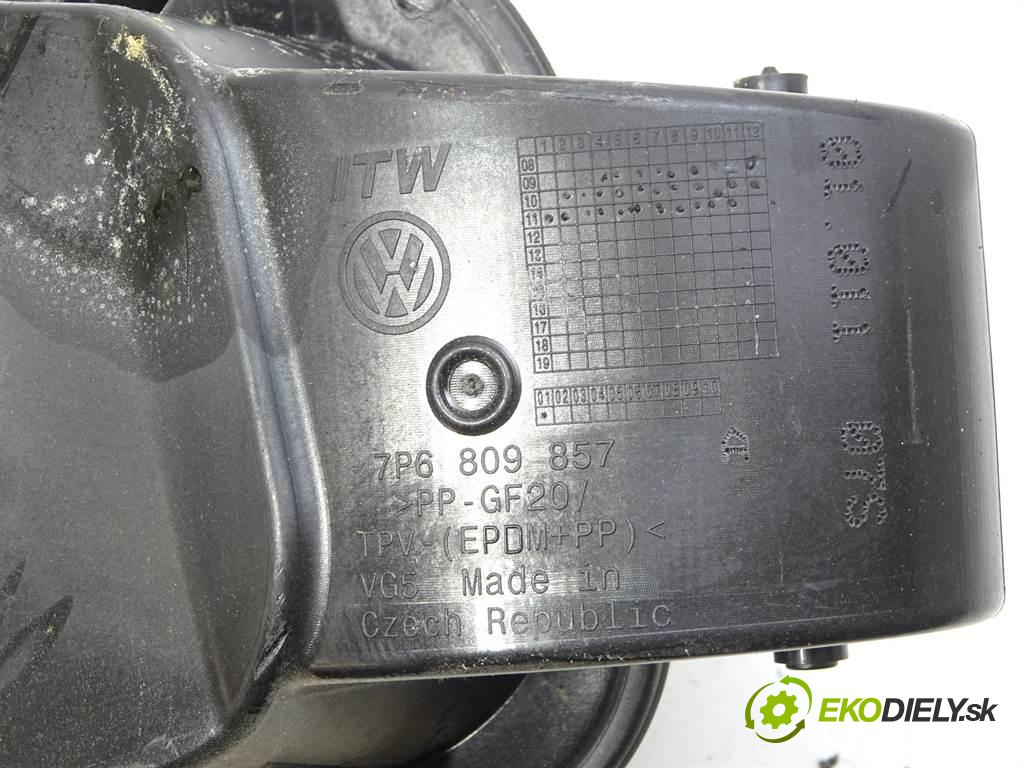Volkswagen Touareg II  2012 180 kW 3.0TDI V6 245KM 10-18 3000 Dvierka nádrže paliva  (Ostatné)