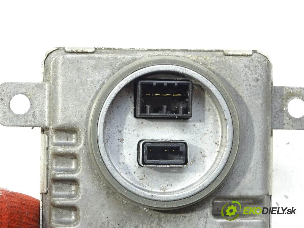 Volkswagen Touareg II  2012 180 kW 3.0TDI V6 245KM 10-18 3000 Menič XENON 8K0941597C (Riadiace jednotky xenónu)