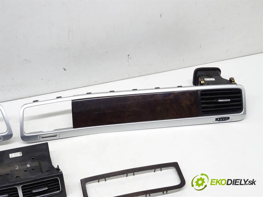Volkswagen Touareg II    3.0TDI V6 245KM 10-18  lišty kryt 7P1857190A 7P1857189B (Lišty)