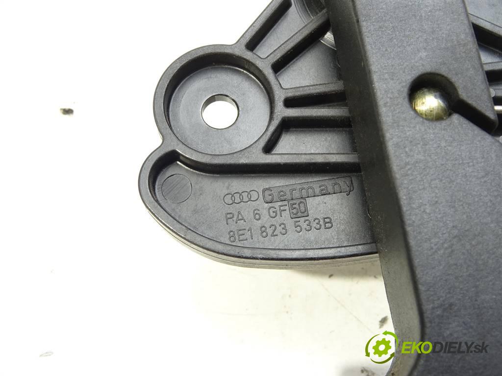Audi A4 B6  2004 96 kW KOMBI 5D 1.9TDI 130KM 00-04 1900 lanko kapoty PÁKA: 8E1823533B