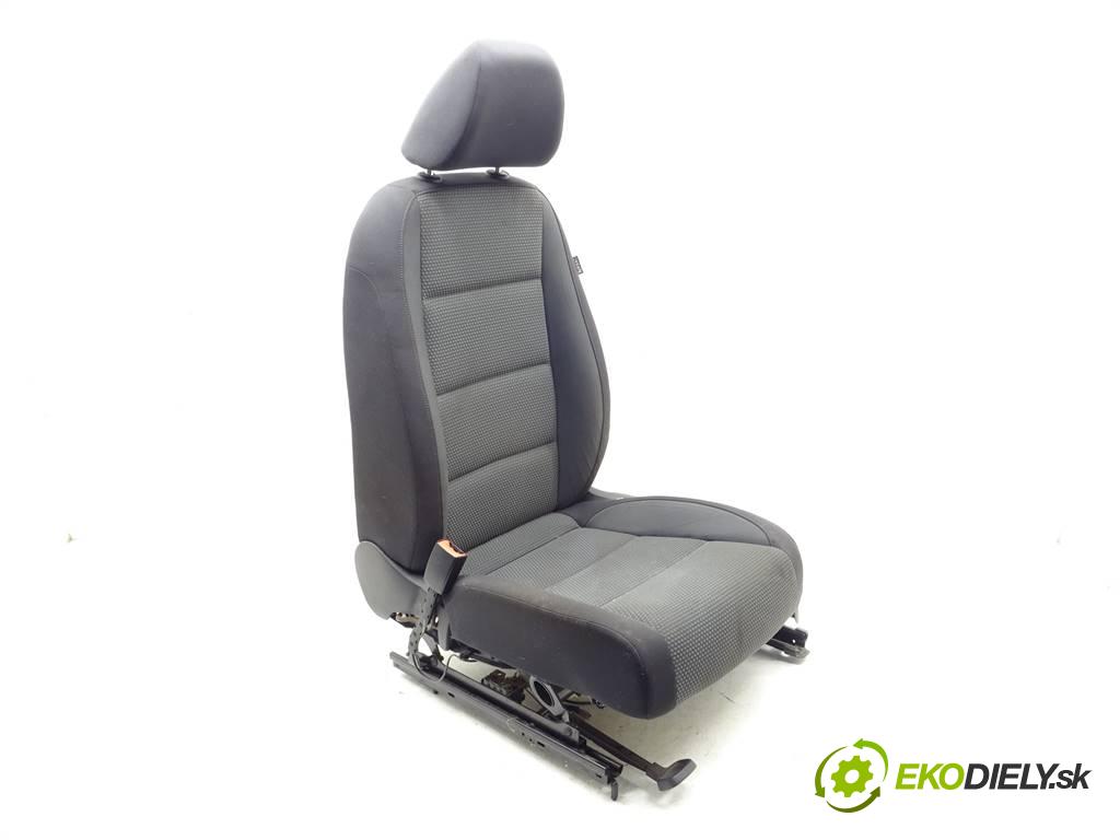 Volkswagen Golf VI  2010 77 kW HATCHBACK 5D 1.2TSI 105KM 08-13 1200 Sedadlo ľavy  (Sedačky, sedadlá)