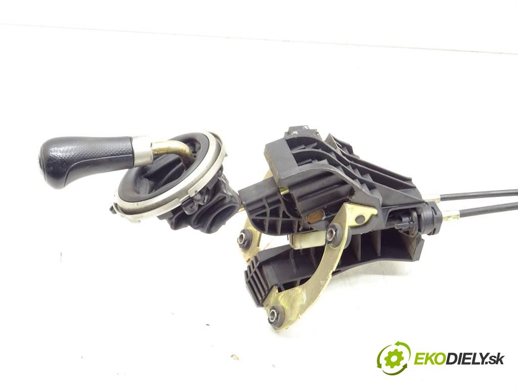 Honda Civic VII    HATCHBACK 3D 1.7CTDI 100KM 00-06  Kulisa  (Rýchlostné páky / kulisy)