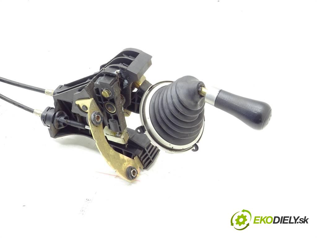 Honda Civic VII    HATCHBACK 3D 1.7CTDI 100KM 00-06  Kulisa  (Rýchlostné páky / kulisy)