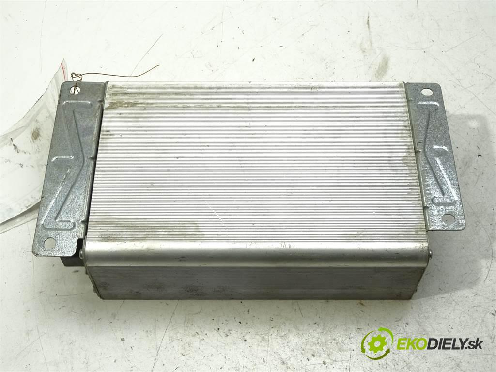 Audi A6 C6    KOMBI 2.7TDI 180KM 04-08  zesilovač 4F0910223G (Zesilovače)