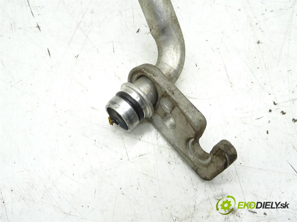 Toyota Corolla XI    E16 SEDAN 4D 1.6B 132KM 13-19  rúrka klimatizácie  (Rúrky klimatizácie)