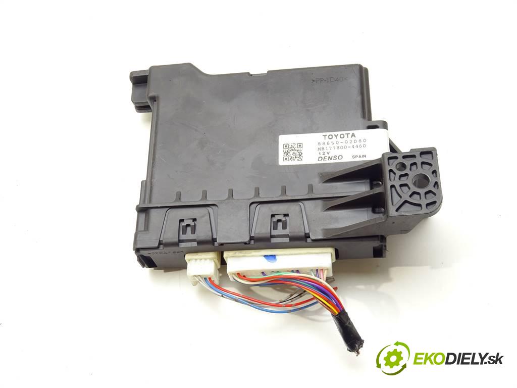 Toyota Corolla XI    E16 SEDAN 4D 1.6B 132KM 13-19  modul klimatizace 88650-02D80