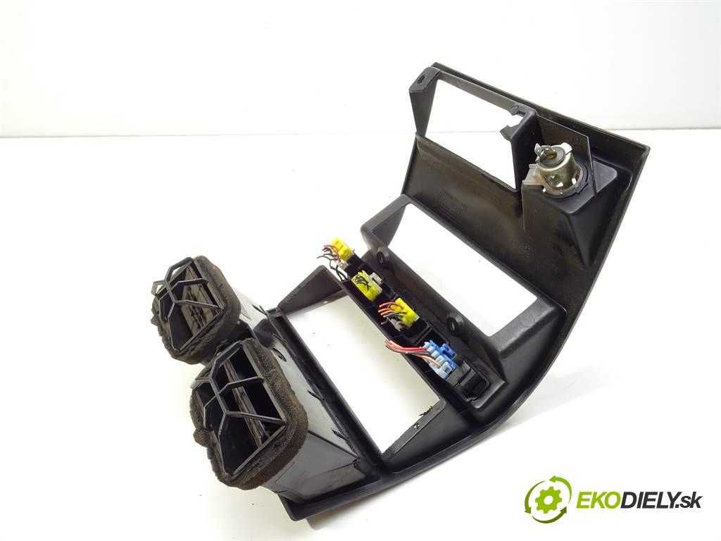 Ford Maverick    2.4B 124KM 93-99  Mriežky kúrenia stredna 682600F200 (Mriežky kúrenia (fukáre))