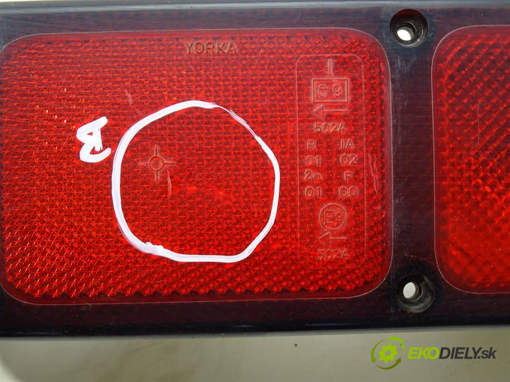 Ford Maverick    2.4B 124KM 93-99  svetlo nárazníka zad 265550F000 (Svetlá zadné)