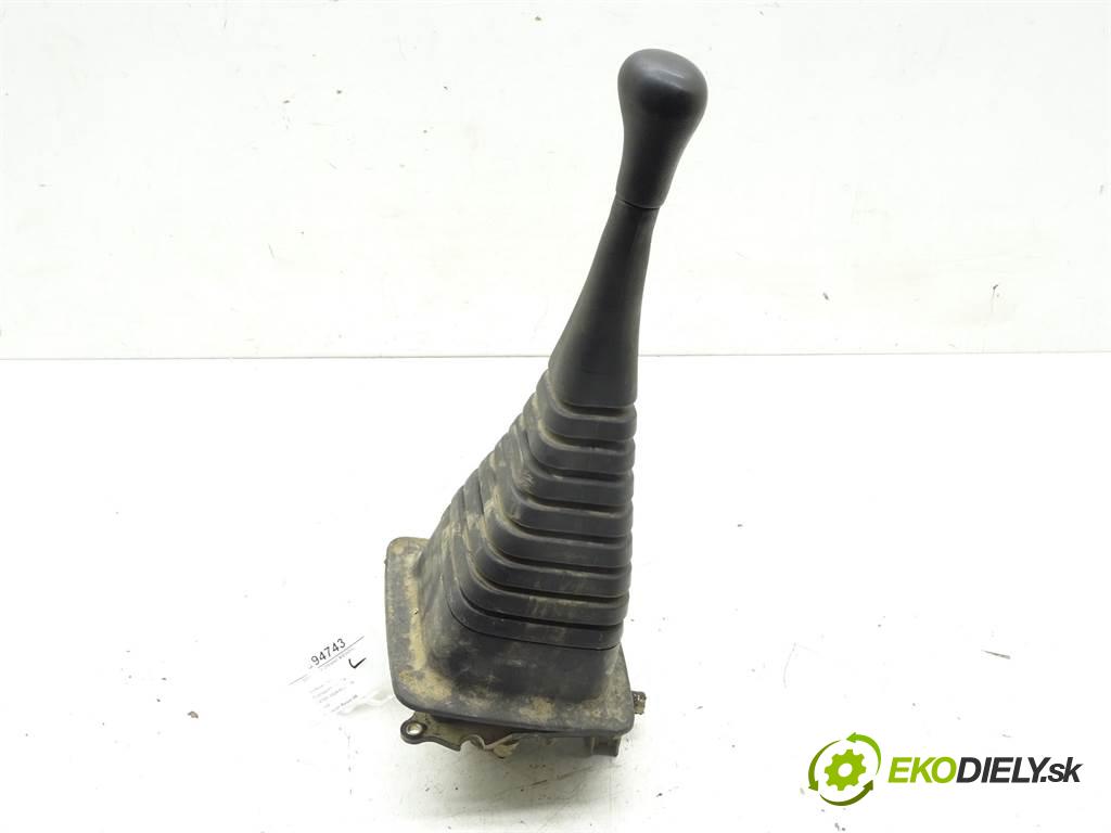 Volkswagen Transporter IV T4  1998 102KM 2.5TDI 102KM 90-03 2500 Kulisa 7D1711025R (Rýchlostné páky / kulisy)