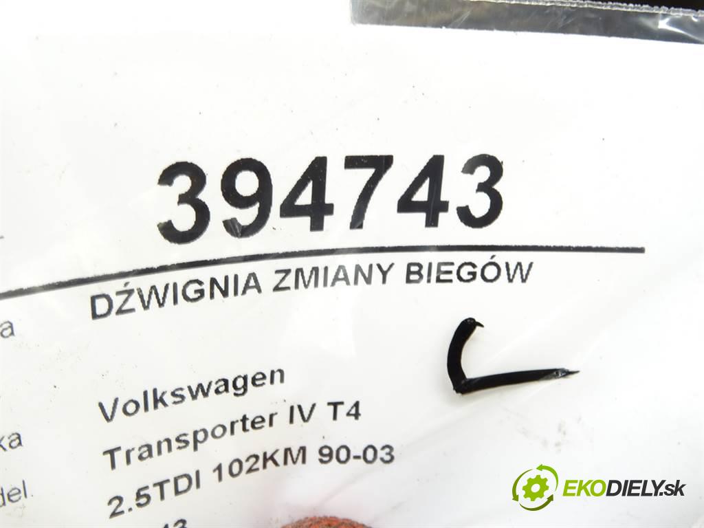 Volkswagen Transporter IV T4  1998 102KM 2.5TDI 102KM 90-03 2500 Kulisa 7D1711025R (Rýchlostné páky / kulisy)
