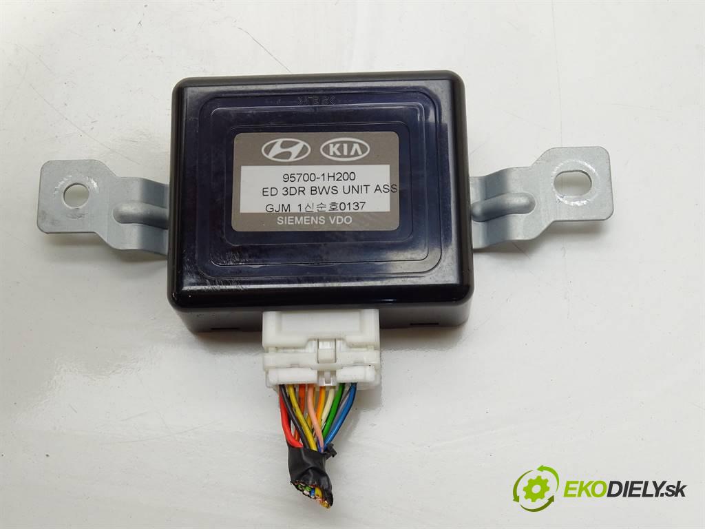 Kia Ceed    ProCeed HATCHBACK 3D 1.6CRDI 115KM 07-12  Modul PDC 95700-1H200 (Ostatné)